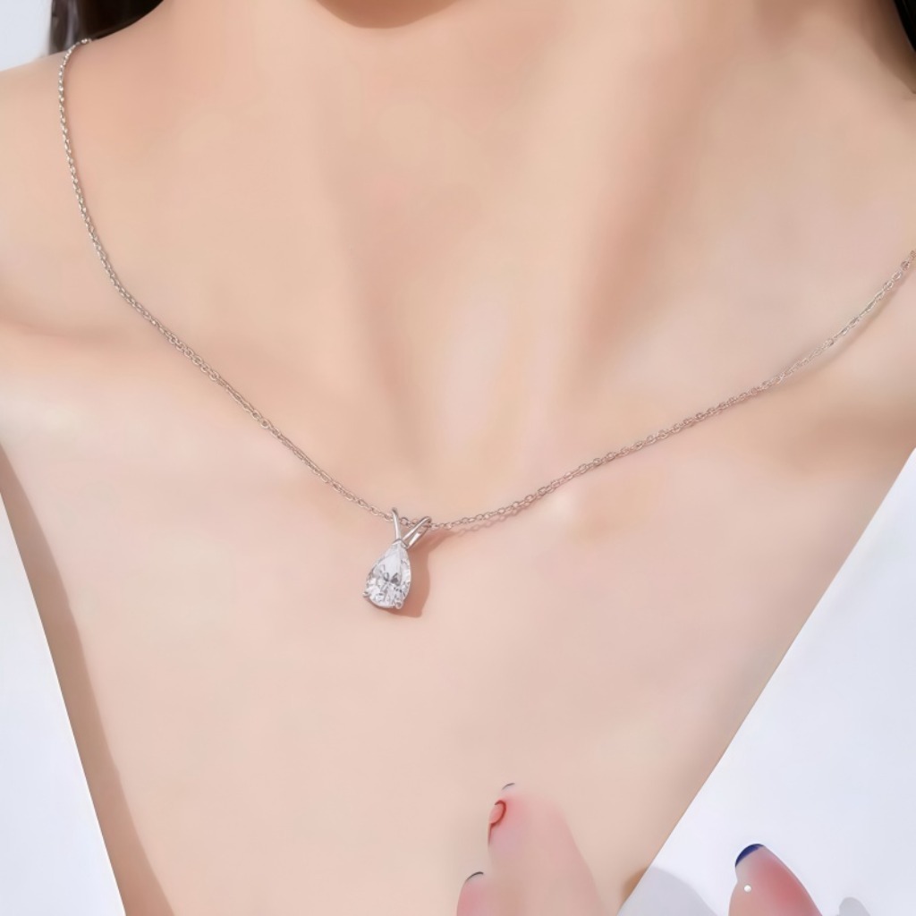 Retro Moissanite Teardrop Necklace |Silvery - Image 2