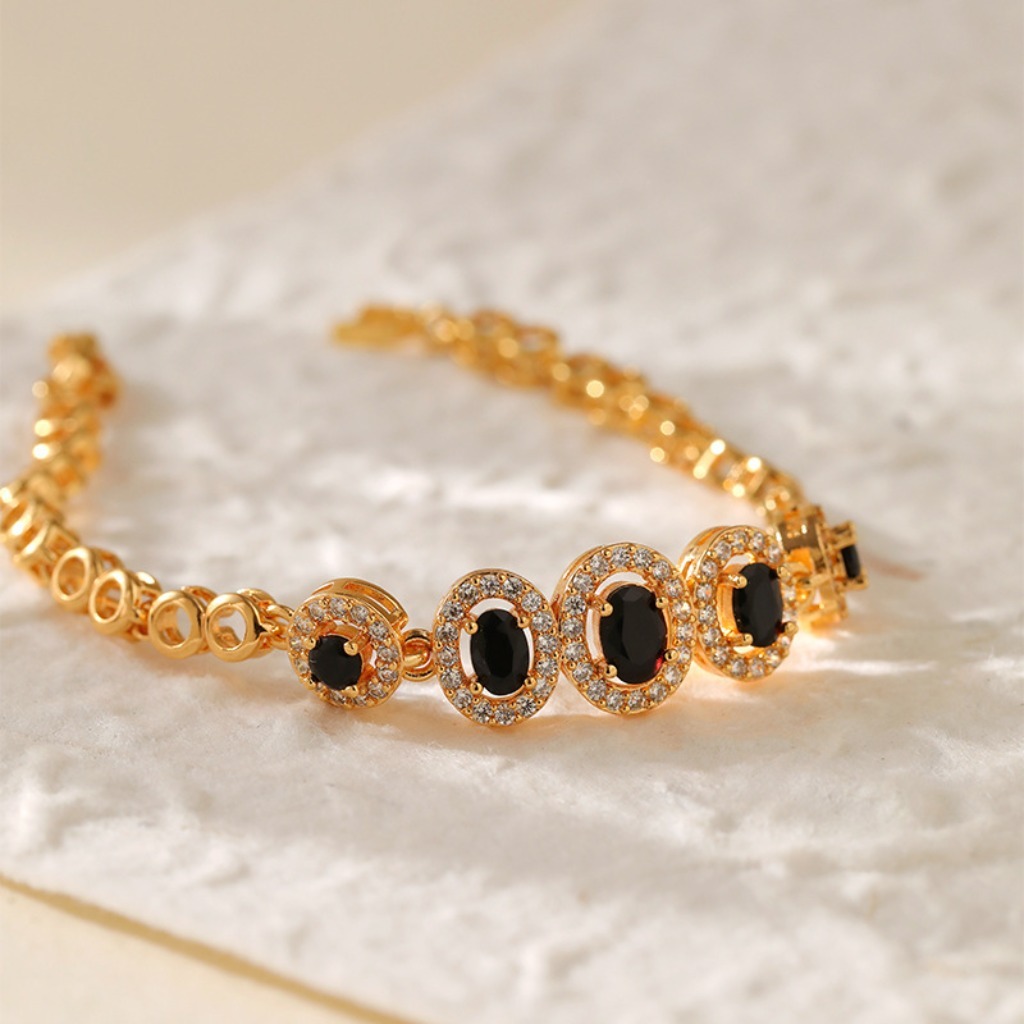Retro Elegant Black Gemstone Bracelet | Gold Plated