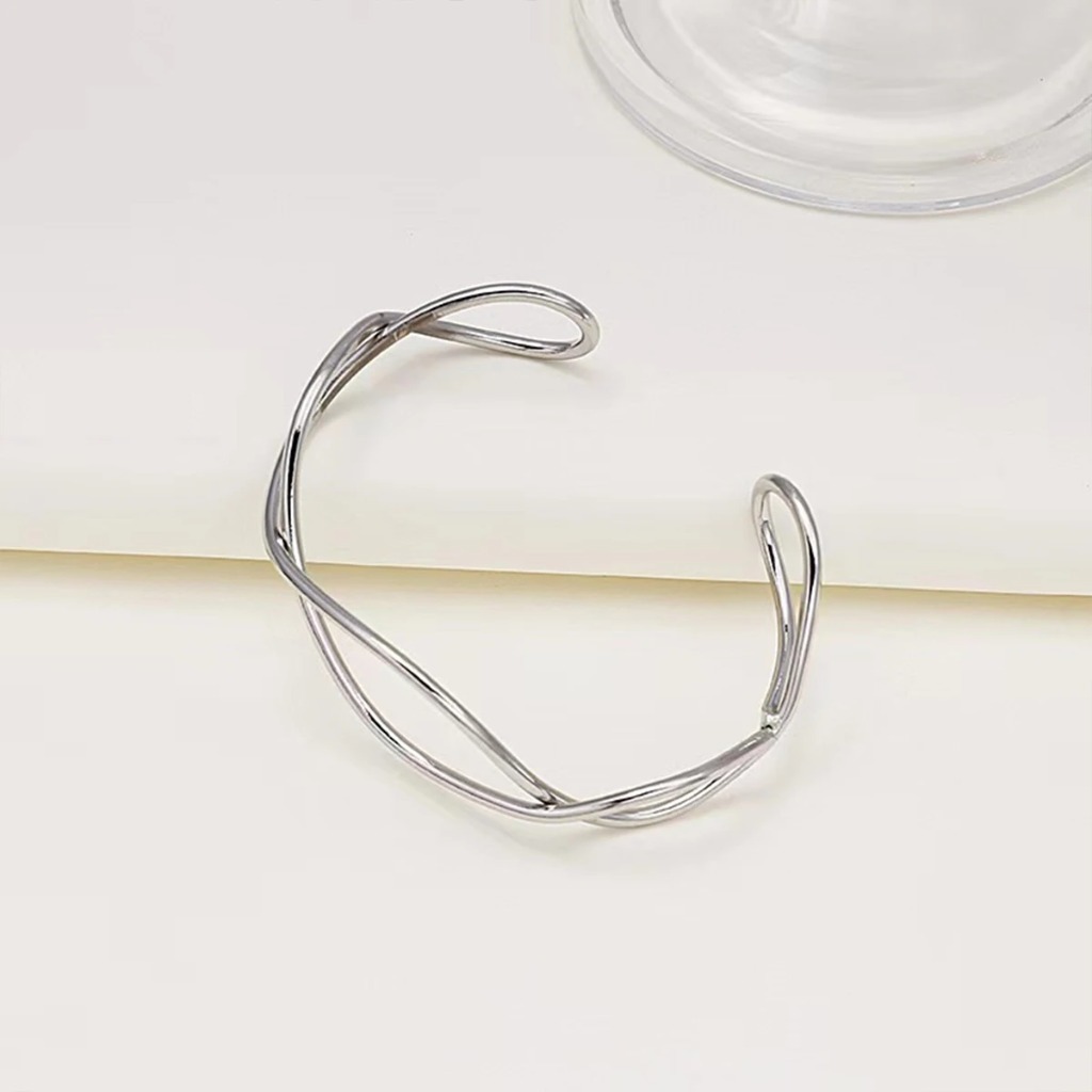 Retro Geometric Hollow Bracelets |Golden - Image 4