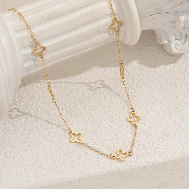 Minimalist French Clover Necklace |Gloden