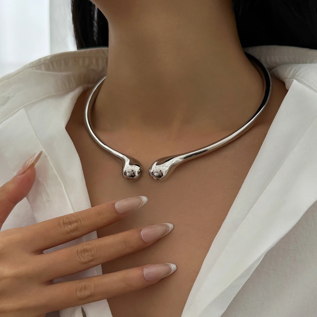 Minimalist Water Drop Choker Necklace |Golden - Image 7