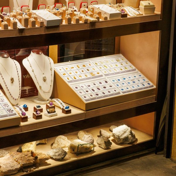 stock-birken-nNKSd7upEmw-unsplash